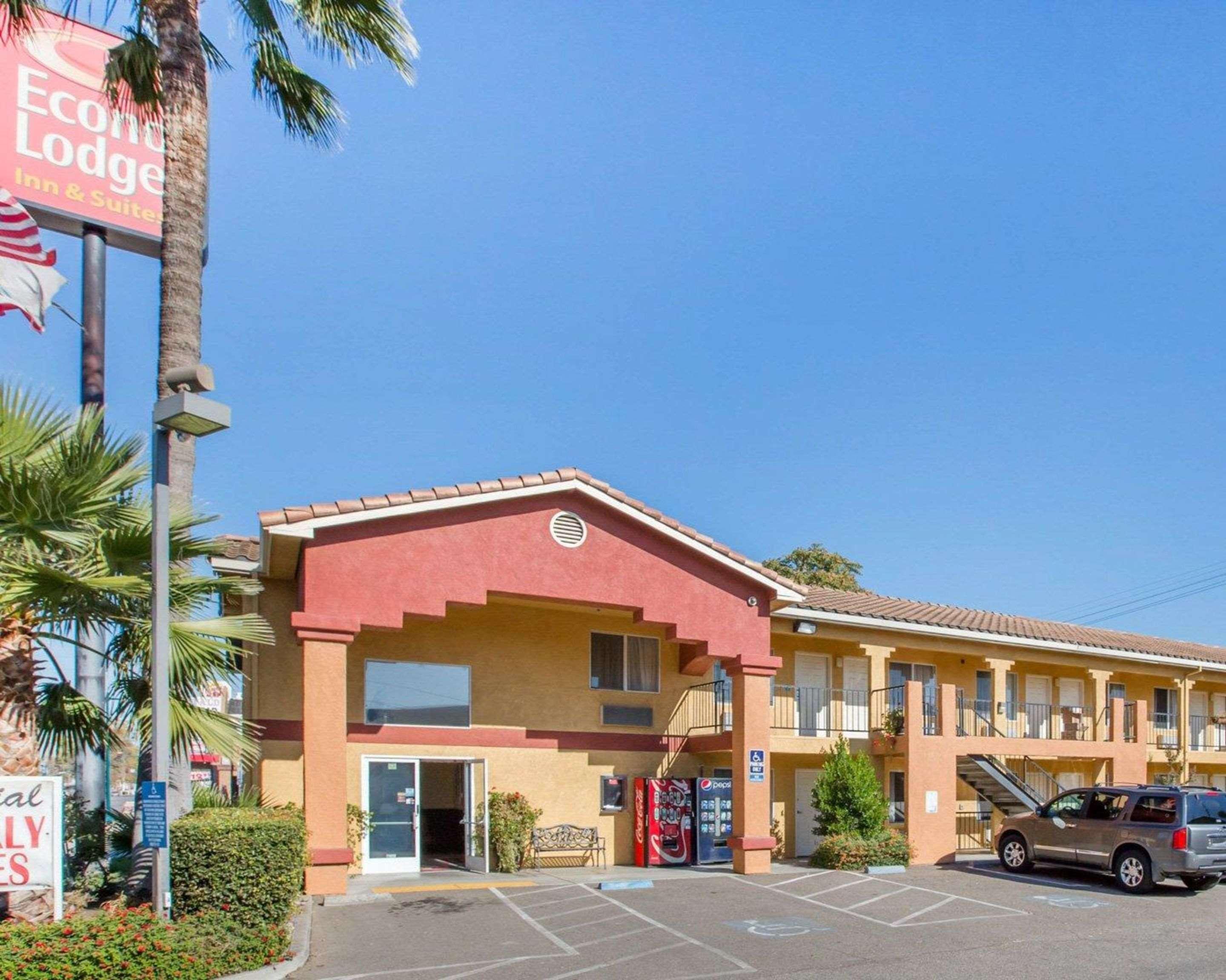 Econo Lodge Inn & Suites Lodi - Wine Country Area Exterior photo