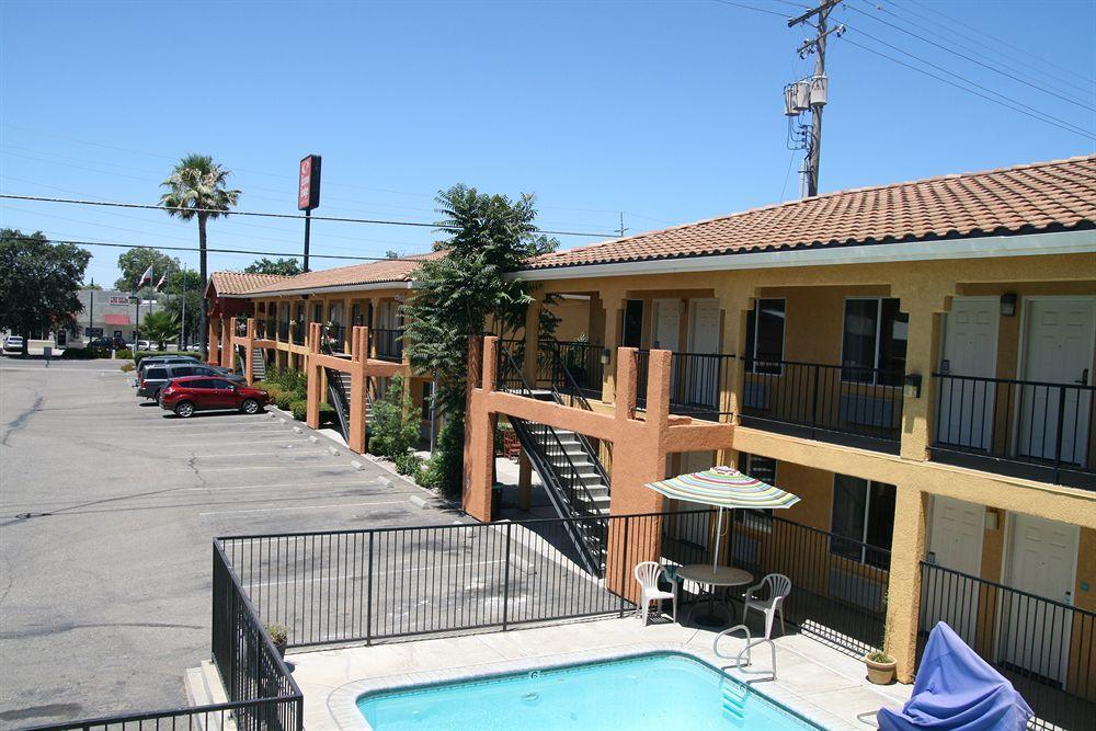 Econo Lodge Inn & Suites Lodi - Wine Country Area Exterior photo