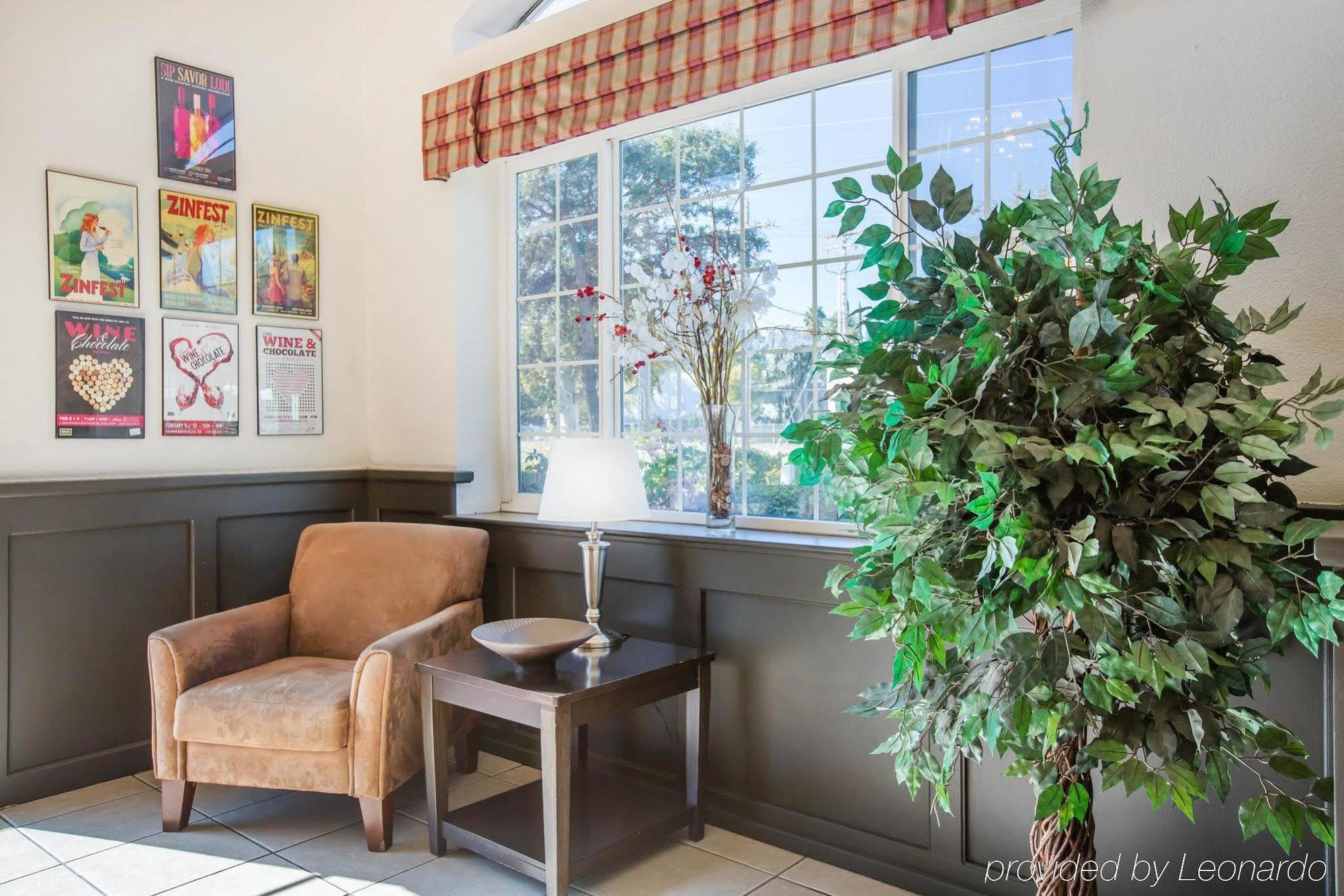 Econo Lodge Inn & Suites Lodi - Wine Country Area Exterior photo