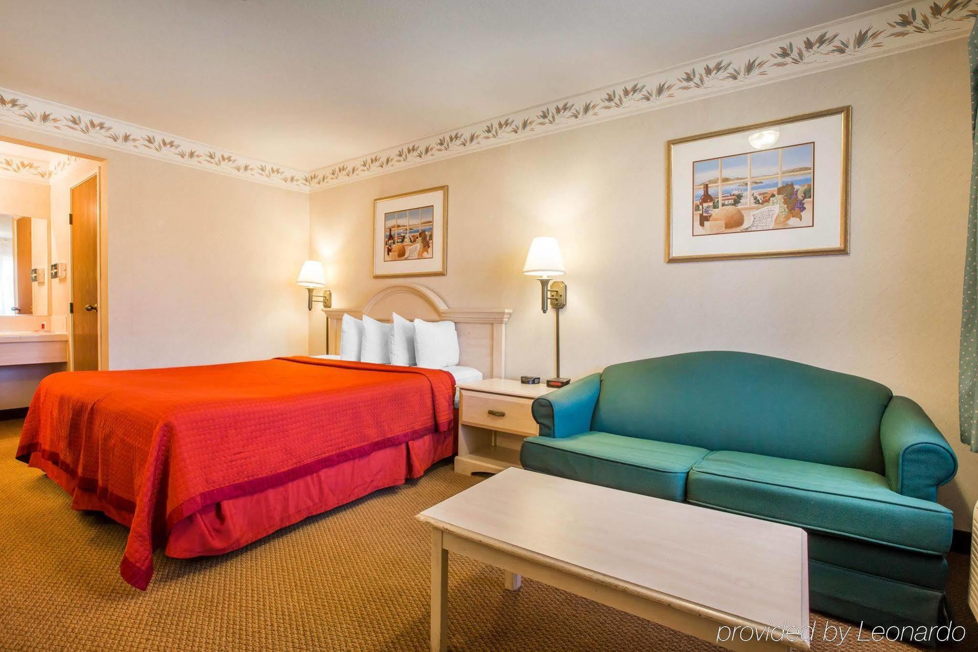 Econo Lodge Inn & Suites Lodi - Wine Country Area Exterior photo